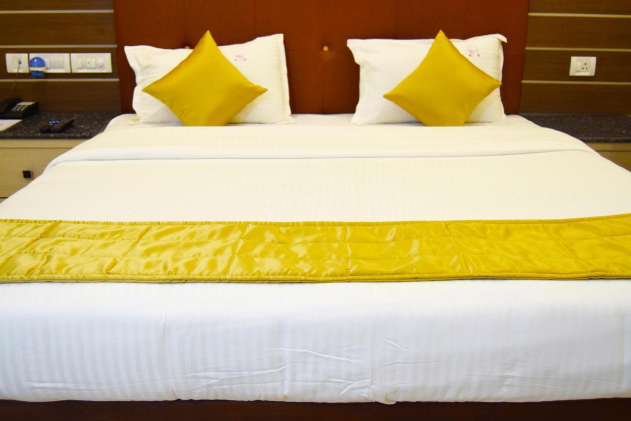 Thiviyam Airport Hotel チェンナイ エクステリア 写真