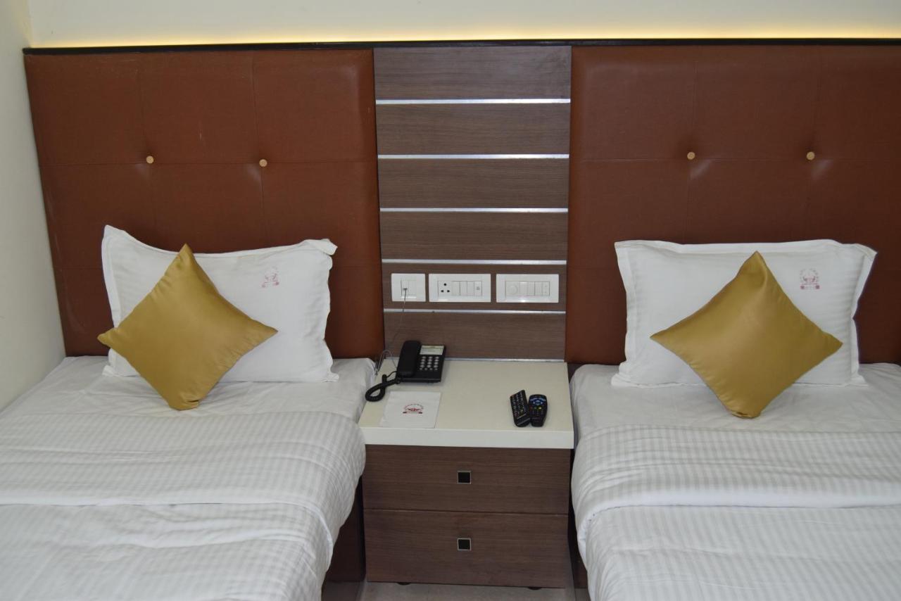 Thiviyam Airport Hotel チェンナイ エクステリア 写真
